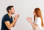 爱情里的矛盾（探讨恋人间矛盾的原因和解决方法，助你打造长久稳健的恋爱关系。）