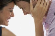 如何正确处理婚姻中男人的出轨问题？（探讨出轨的原因和应对策略，帮助夫妻重建信任）