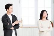 女人出轨后的明显表现（揭秘女人五大出轨表现，了解自保之道）
