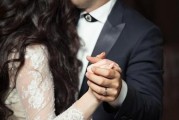 男友的前女友想阻碍我们结婚怎么办？（处理前男友的干扰，维护自己的婚姻幸福）