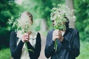 如何重拾失去的爱情（15个有效方法帮你走出感情低谷，重新获得幸福）