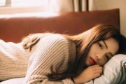 如何以最佳方式挽回前女友？（15个高效招数助你赢回她的心）