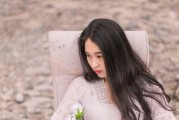 如何在现任面前谈前任？（恋爱中的女生如何处理前任情感）