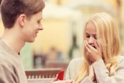 如何成功挽回前男友？（15个有效方法让你重拾爱情！）