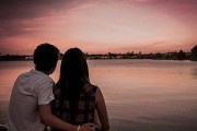 如何挽回男友心中的失落？（分手后该如何行动，让他重新爱上你？）